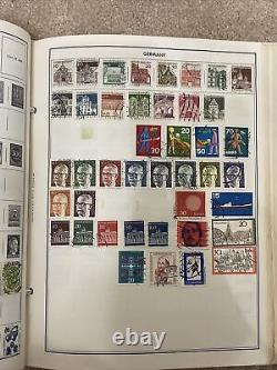 1965 Traveler Stamp Album of the World Postage Stamps 1000+ Stamp Collection