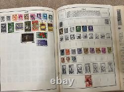 1965 Traveler Stamp Album of the World Postage Stamps 1000+ Stamp Collection