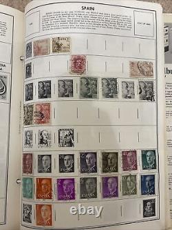 1965 Traveler Stamp Album of the World Postage Stamps 1000+ Stamp Collection