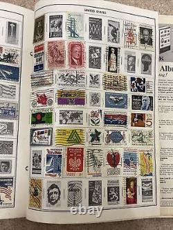 1965 Traveler Stamp Album of the World Postage Stamps 1000+ Stamp Collection