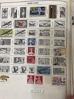 1965 Traveler Stamp Album of the World Postage Stamps 1000+ Stamp Collection