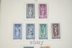 AUSTRIA 1900s / 1970s COLLECTION OF 650 MINT STAMPS STORED IN SCOTT ALBUM