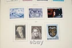 AUSTRIA 1900s / 1970s COLLECTION OF 650 MINT STAMPS STORED IN SCOTT ALBUM