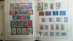 Bulgaria stamp collection in Scott Int'l album with 2,500 or so stamps to 2000