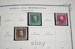 CZECHOSLOVAKIA 1910s-1940s COLLECTION OF 550+ STAMPS MINT & USED IN SCOTT ALBUM