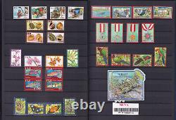 Collection Of Fiji Stamps In Stock Book 165 Stamps + 14 Ms All Mint Nh