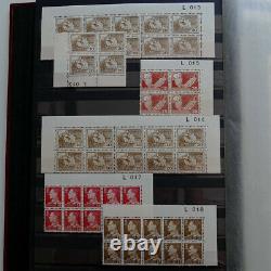 Collection timbres Danemark 1961-1982 blocs numérotés neufs en 2 albums