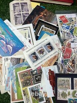 Large Collection Of British And Worldwide Postage Stamps, Vintage Stamps Albums