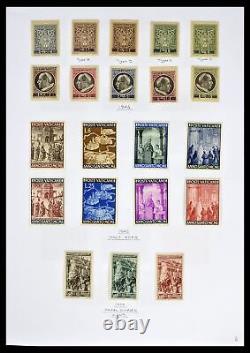 Lot 39099 Stamp collection Vatican 1852-2008 with provisorio, in album