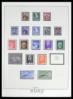 Lot 39829 Stamp collection Vatican 1929-1984 in Lindner album