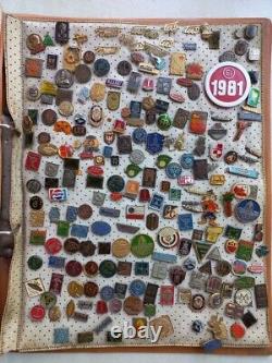 Lot of pins Jugoslavian about 930 pieces with album, 20th century