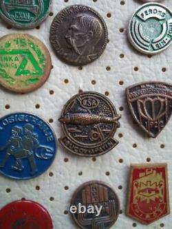 Lot of pins Jugoslavian about 930 pieces with album, 20th century