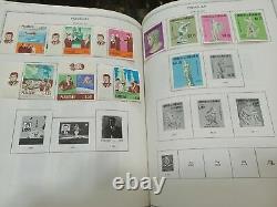 MD Medium Priority Box with 2 Albums stamp collection WW, 64 pictures