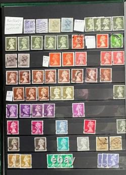 Machin Stamp Collection Stock Book Hundreds of Stamps Mint & Used ZAYIX