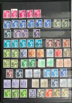 Machin Stamp Collection Stock Book Hundreds of Stamps Mint & Used ZAYIX