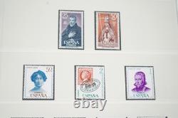 SPAIN 1970s COMPLETE COLLECTION OF 580 MINT STAMPS STORED IN LINDNER ALBUM