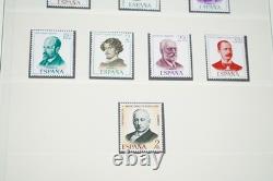 SPAIN 1970s COMPLETE COLLECTION OF 580 MINT STAMPS STORED IN LINDNER ALBUM