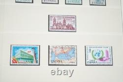 SPAIN 1970s COMPLETE COLLECTION OF 580 MINT STAMPS STORED IN LINDNER ALBUM
