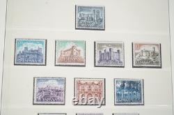 SPAIN 1970s COMPLETE COLLECTION OF 580 MINT STAMPS STORED IN LINDNER ALBUM
