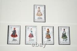 SPAIN 1970s COMPLETE COLLECTION OF 580 MINT STAMPS STORED IN LINDNER ALBUM