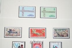 SPAIN 1970s COMPLETE COLLECTION OF 580 MINT STAMPS STORED IN LINDNER ALBUM