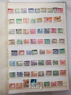 Stamp Album 14 Pages Full of Vintage Sorted 600+ Worldwide & USA Stamps