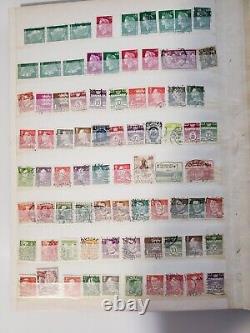 Stamp Album 14 Pages Full of Vintage Sorted 600+ Worldwide & USA Stamps