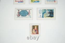 Us 1965-1984 Collection Of 825+ Mint Stamps Stored In Light House Album