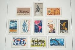 Us 1965-1984 Collection Of 825+ Mint Stamps Stored In Light House Album