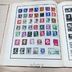 VTG World Stamp Album Pre 1950 Scott Pub Collection Book Over 1000+ Stamps