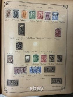 1 552 timbres usagés dans un album de timbres postes anciens de plus de 62 pays avec charnières