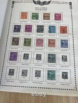 ALBUM DE TIMBRES AMÉRICAINS 1847-1967 AVEC 804 TIMBRES NEUFS ET OBLITÉRÉS EN CHARNIÈRE