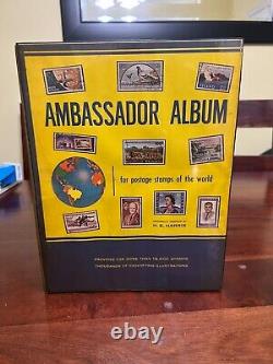 ALBUM DE TIMBRES MONDIAUX VINTAGE 1966 AMBASSADEUR CHARGÉ DE MILLIERS DE TIMBRES, HARRIS