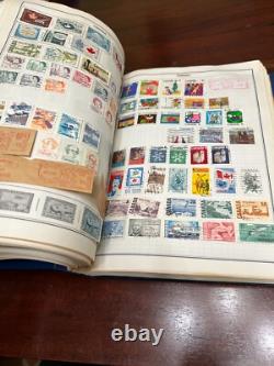 ALBUM DE TIMBRES MONDIAUX VINTAGE 1966 AMBASSADEUR CHARGÉ DE MILLIERS DE TIMBRES, HARRIS