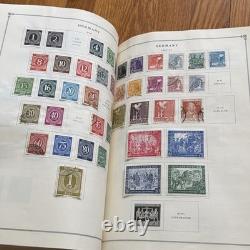 ALBUM DE TIMBRES-POSTE INTERNATIONAUX Partie II COLLECTION DE PLUS DE 1300 TIMBRES NEUFS ET OBLITÉRÉS