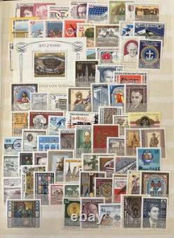 AUTRICHE 1956 à 2001 De Nombreuses Années Collection Complète MNH dans ALBUM