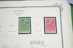 AUTRICHE ANNÉES 1850-1970 COLLECTION DE PLUS DE 700 TIMBRES NEUFS ET OBLITÉRÉS CONSERVÉS DANS UN ALBUM SCOTT