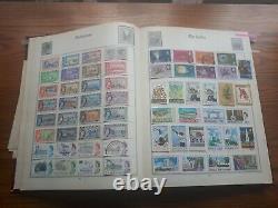 Album De Timbres Du Premier Globe 1936 Collection Mondiale 1175 Timbres De Monnaie Et D'occasion