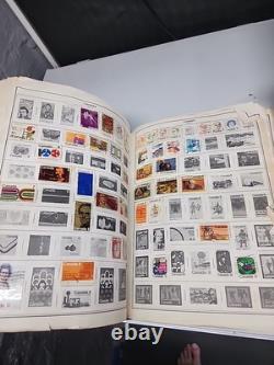 Album Deluxe Statesman Chargé de Timbres du Monde Entier. Très Anciens Timbres Américains.
