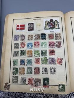 Album de Timbres-Poste Moderne - Plus de 1 800 Timbres Inclus dans la Collection
