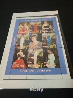 Album de collection de timbres du monde de la princesse Diana avec des timbres vintage