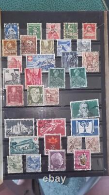 Album de collection de timbres trié par pays entre 500 et 700 pièces