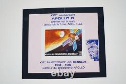 Album de collection spécialisé JFK du monde 1963 avec plus de 85 timbres et plus de 10 couvertures