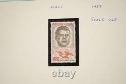 Album de collection spécialisé JFK du monde 1963 avec plus de 85 timbres et plus de 10 couvertures
