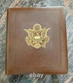 Album de timbres Scott national sans charnières avec commémoratifs neufs sans charnière de 1936 à 1975, en bon état