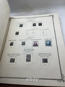 Album de timbres américains de Scott 1847-1973 avec quelques timbres à l'intérieur, divers assortis