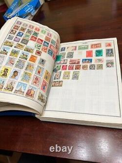 Album de timbres du monde Ambassadeur Vintage 1966 CHARGÉ avec des milliers de timbres, Harris