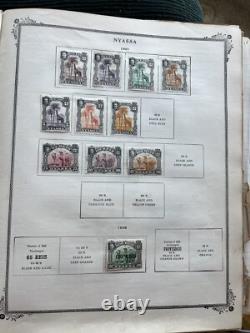 Album de timbres internationaux Scotts illustré et gravé 1901-1912, plus de 1700 timbres