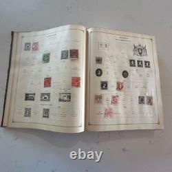 Album de timbres-poste Scott International Junior 1930 avec collection de timbres vintage