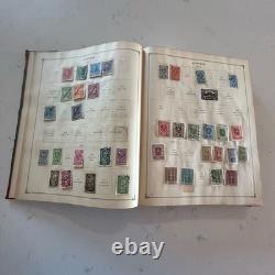 Album de timbres-poste Scott International Junior 1930 avec collection de timbres vintage